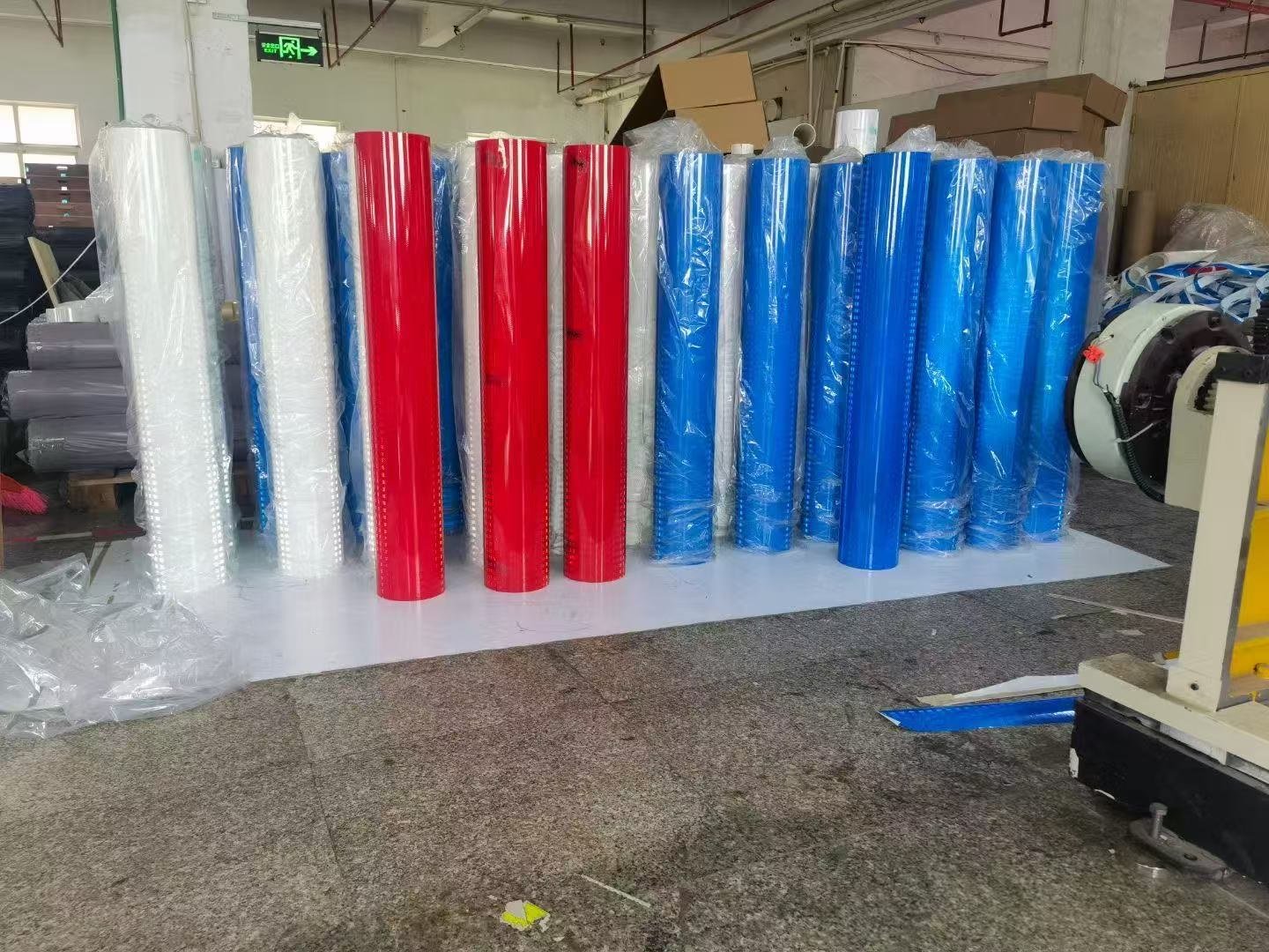 Printable Microprismatic Self-Adhesive Reflective Sheeting for Traffic Signs — Production process view 1